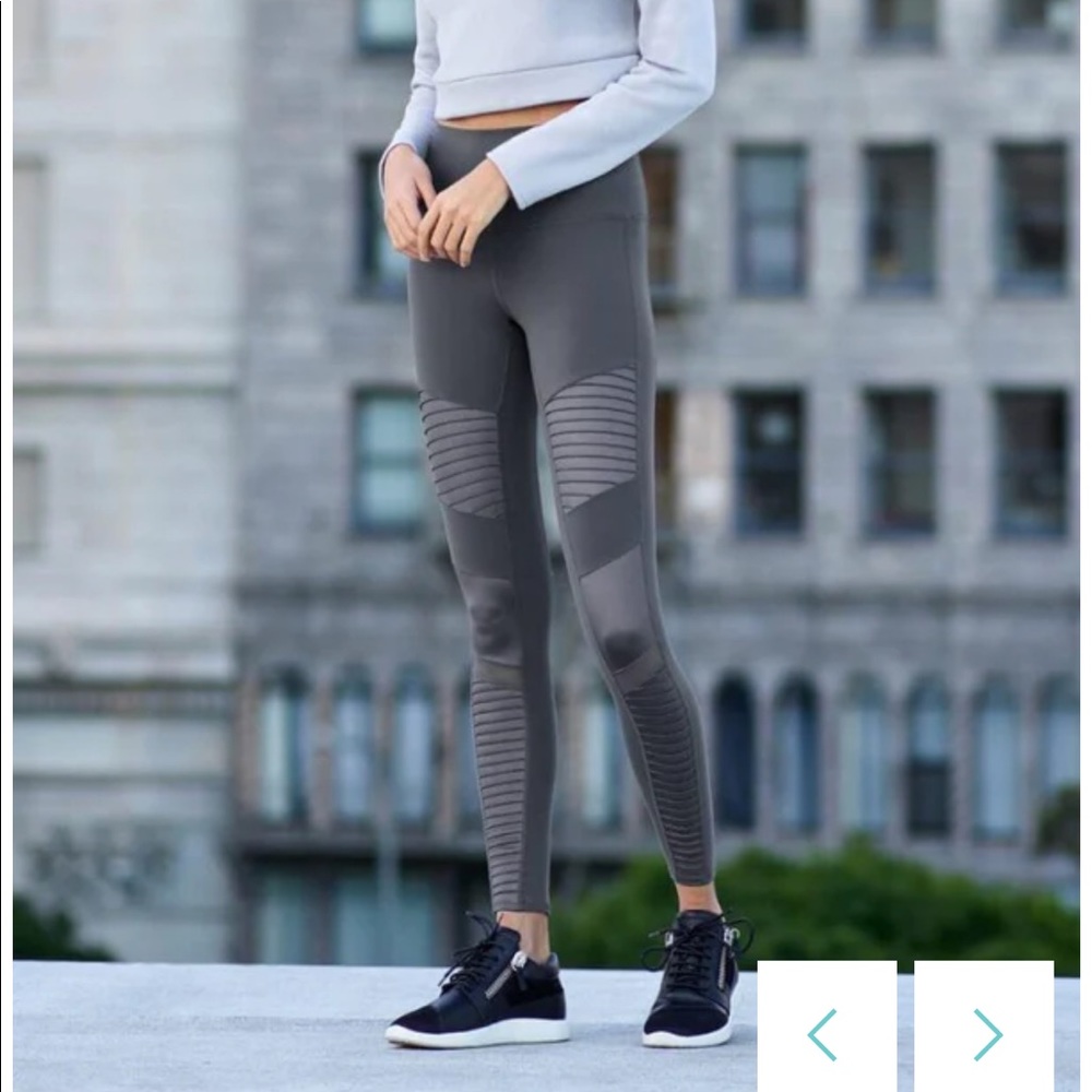 Alo yoga Moto leggings in dark grey EUC